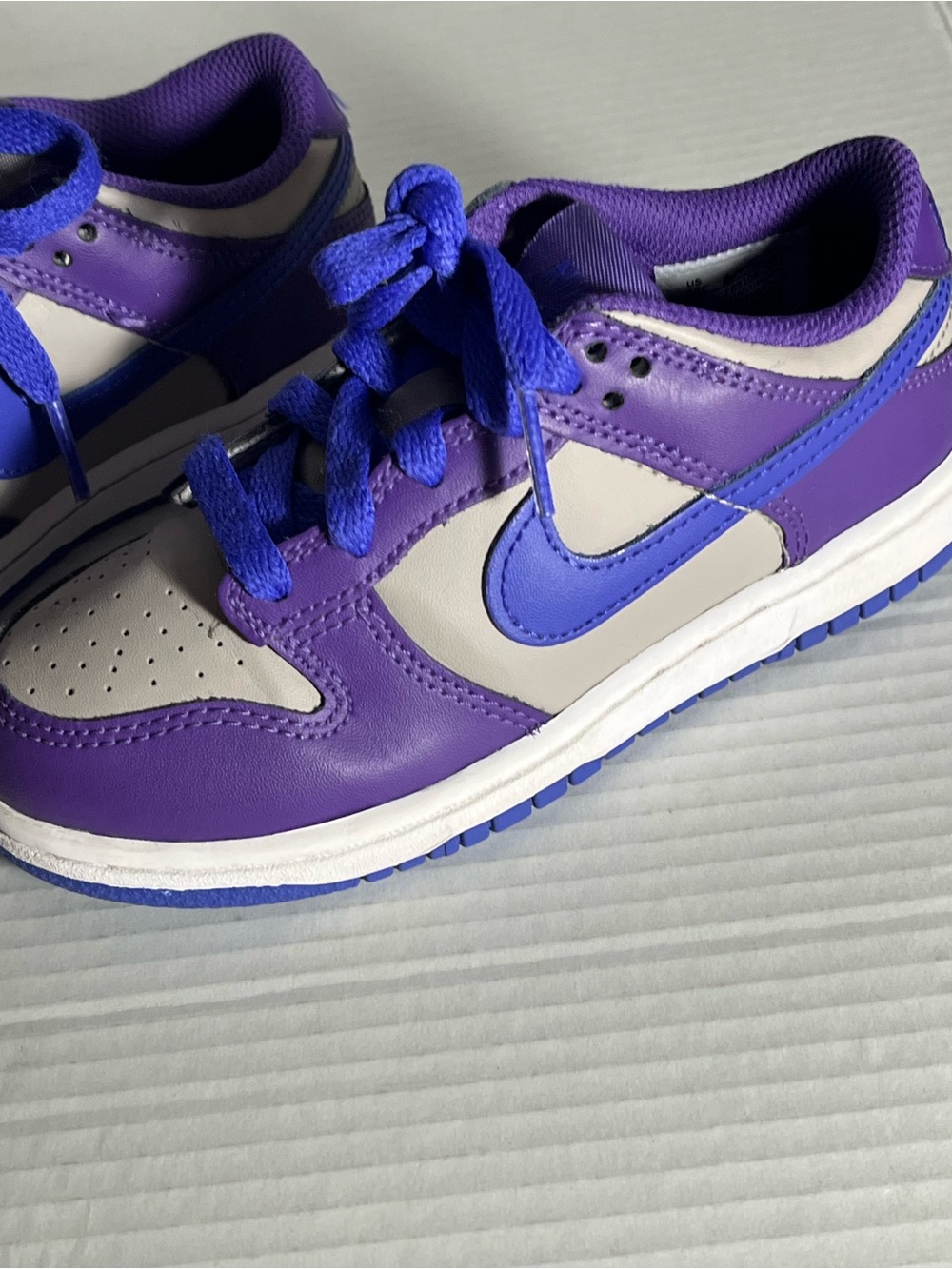 Nike dunk size 12 children great condition